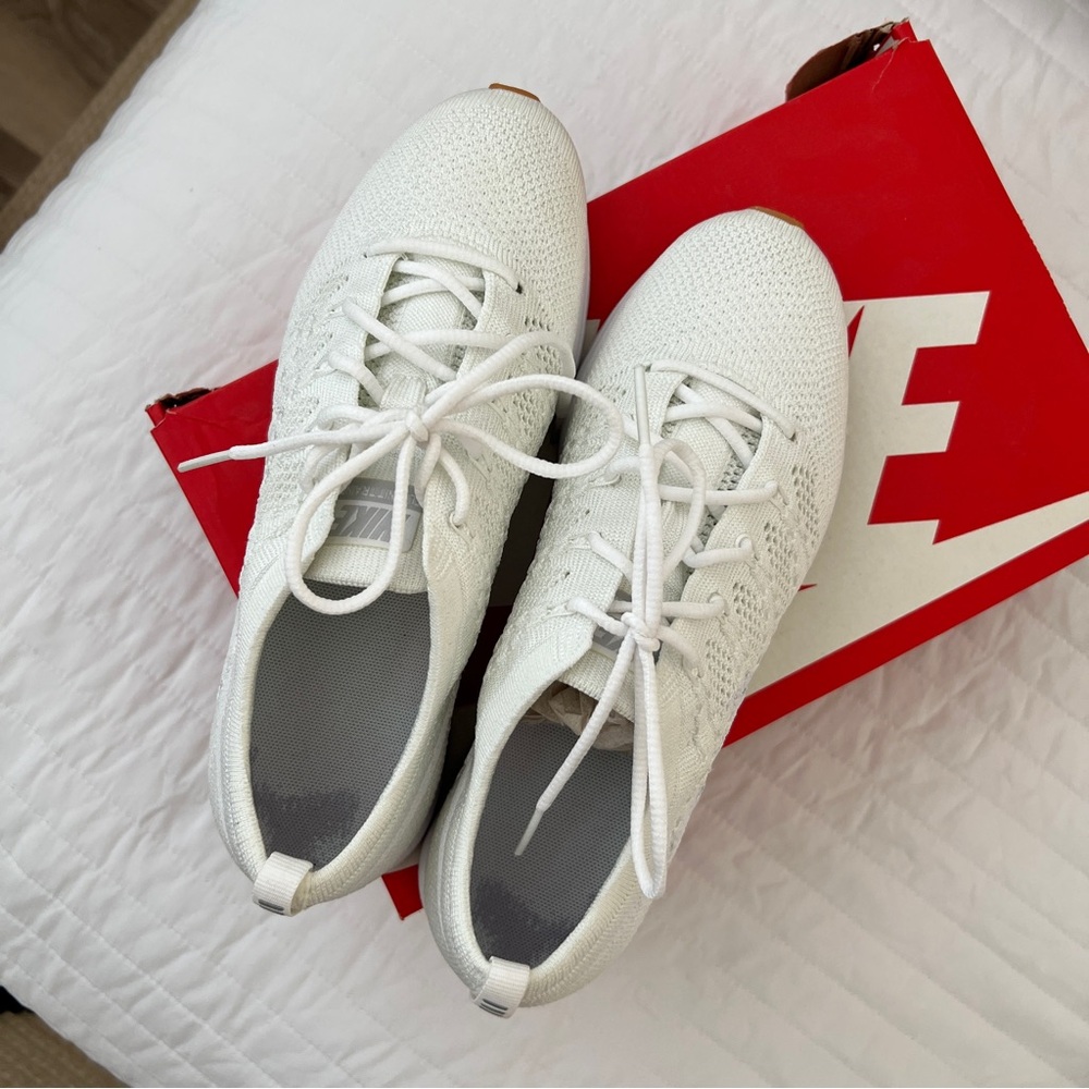Nike White Flyknit Trainer Shoes - Picture 2 of 5